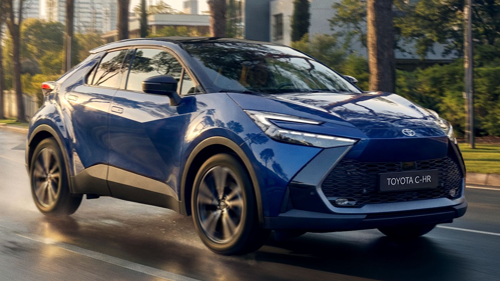 Το Toyota C-HR έγινε 10 ετών και συνεχίζει!   